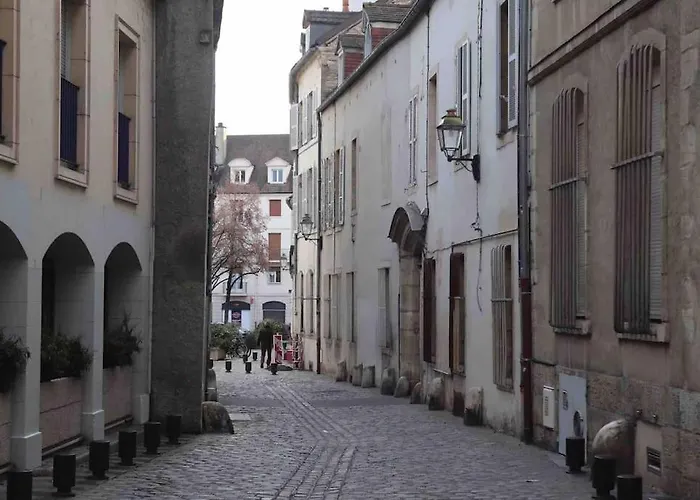 L' Alcove- Confort Charme Downtown Апартаменты *