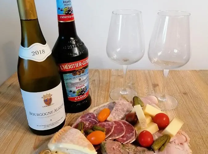 L' Alcove- Confort Charme Downtown Апартаменты *